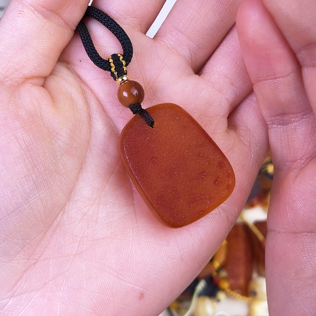 琥珀珠宝奇石未镶嵌，