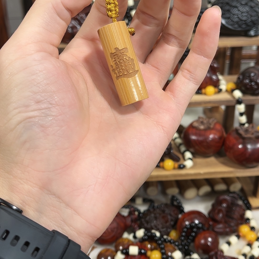 瓷片挂件一物一拍