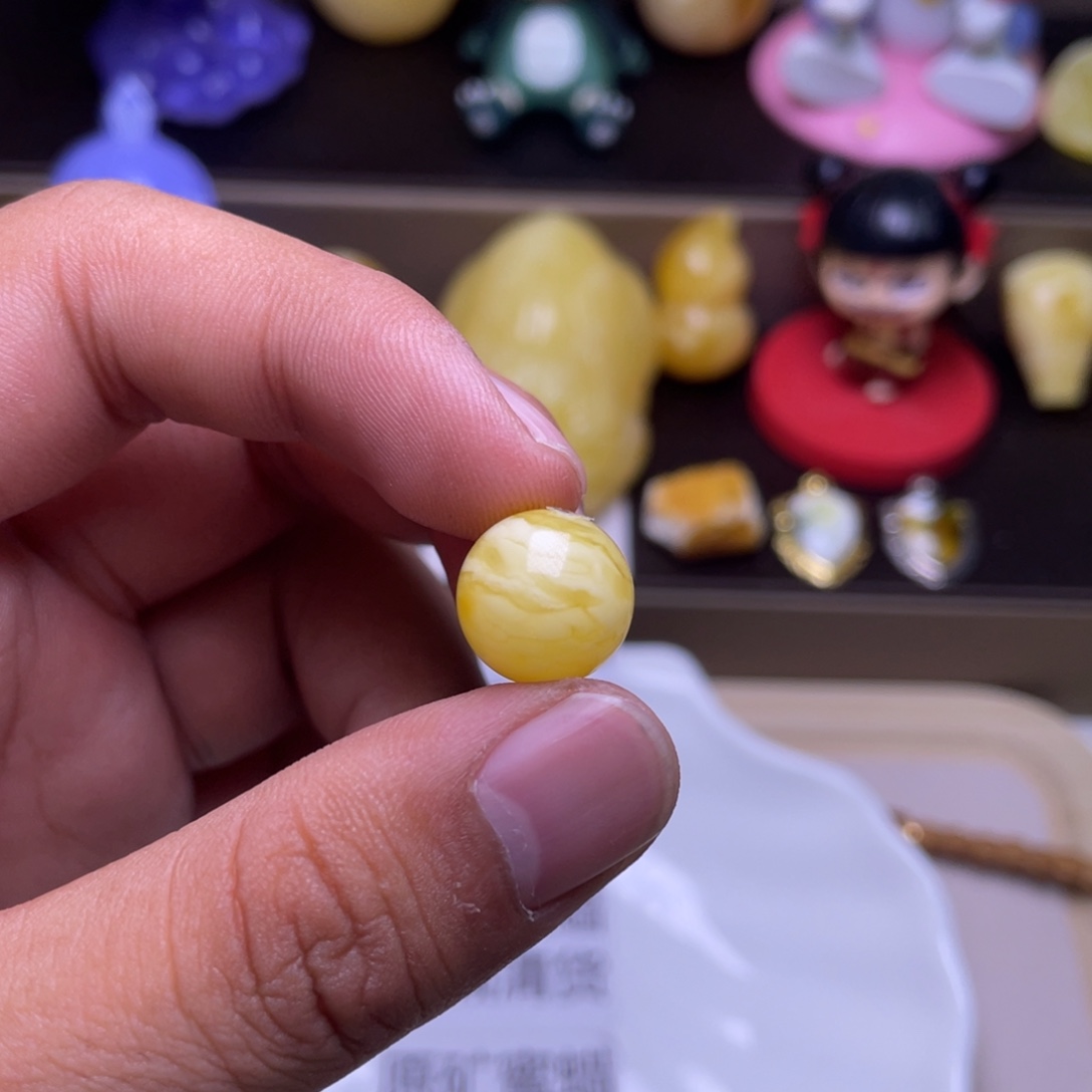 琥珀未镶嵌珠宝奇石