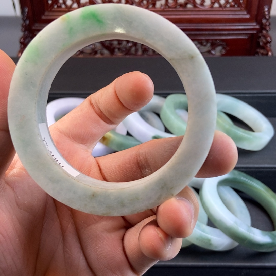 定制翡翠未镶嵌手镯定制