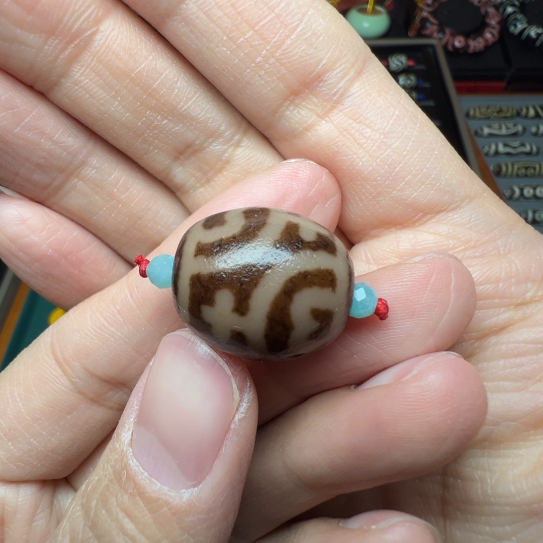 玛瑙/玉髓颈饰未镶嵌四*风