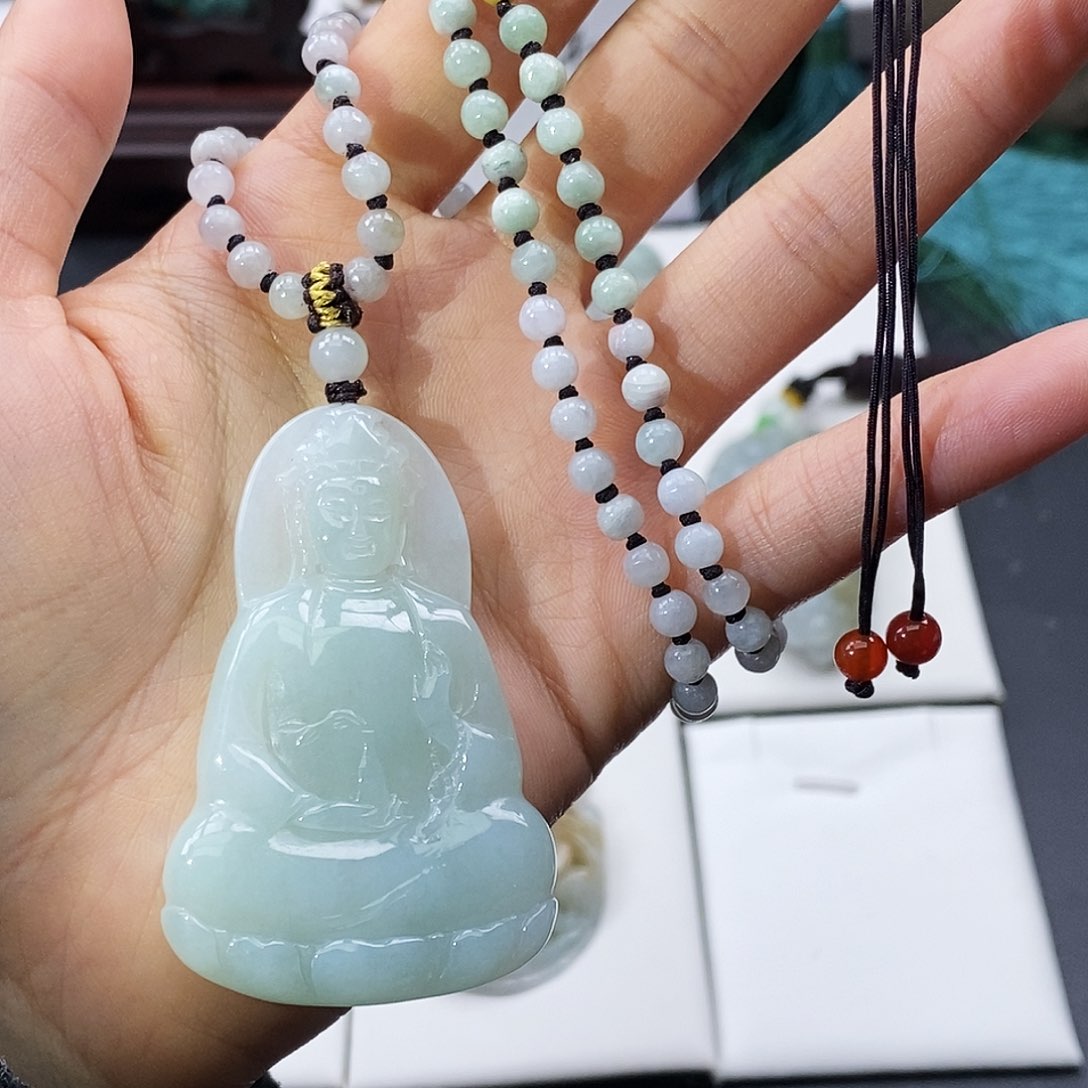 翡翠颈饰未镶嵌翡翠