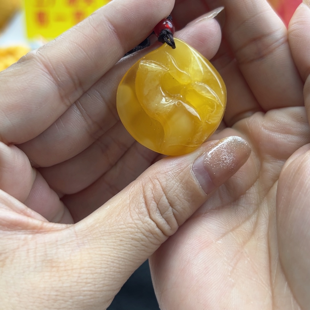 琥珀珠宝奇石未镶嵌