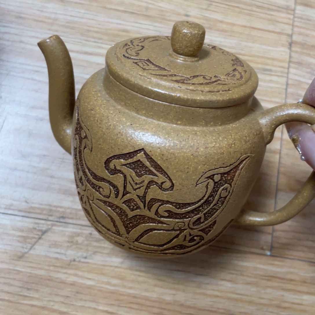 底槽青茶壶紫砂艺术作品