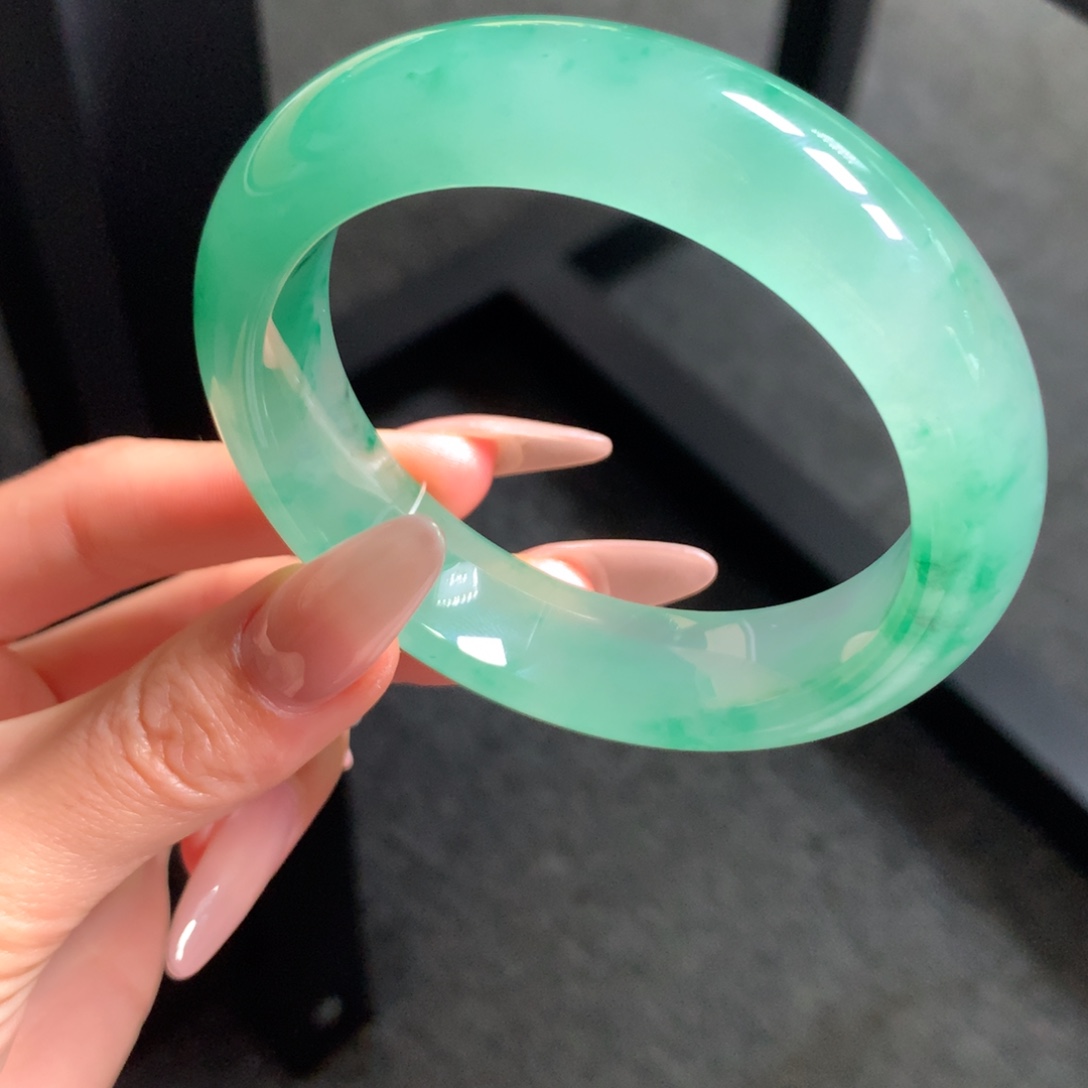 石英质玉未镶嵌手镯