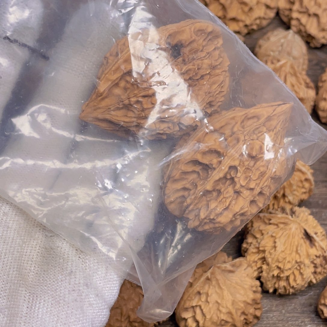 文玩核桃吊坠0*855 秦岭灯笼野生小众