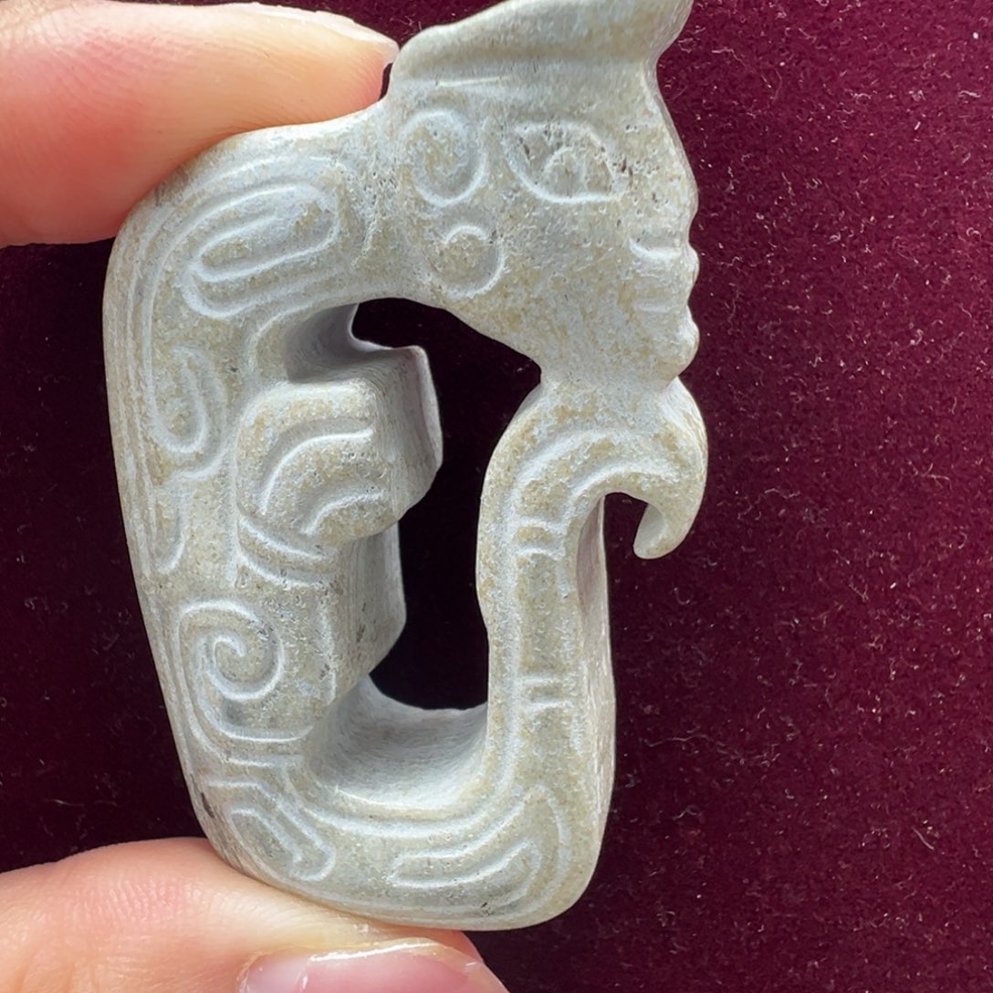 石英质玉未镶嵌颈饰