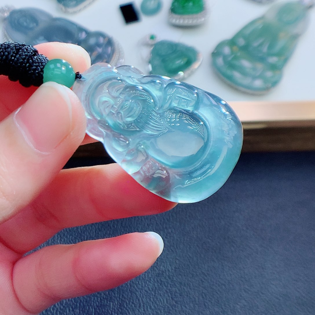 翡翠颈饰未镶嵌翡翠