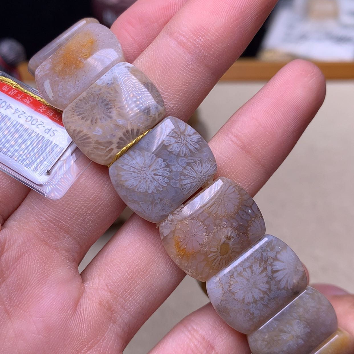 【闪购商品】硅化珊瑚（珊瑚玉）手链未镶嵌高冰立体大花