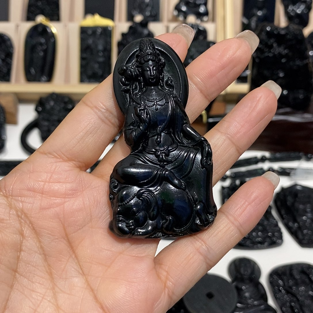 刘***岫玉未镶嵌纯天然岫玉颈饰