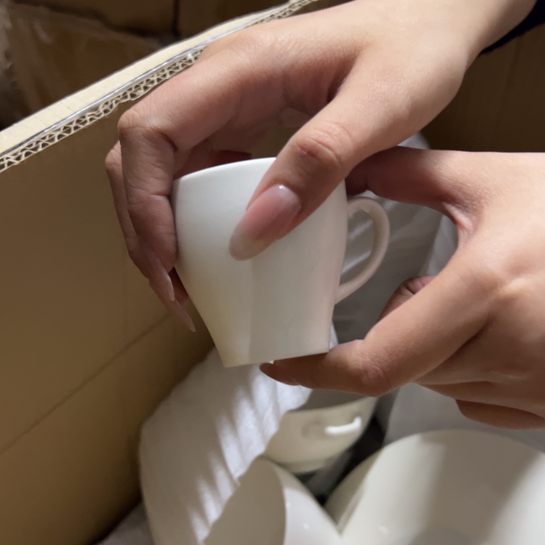 新骨瓷257瑕疵慎拍暖白小杯子 