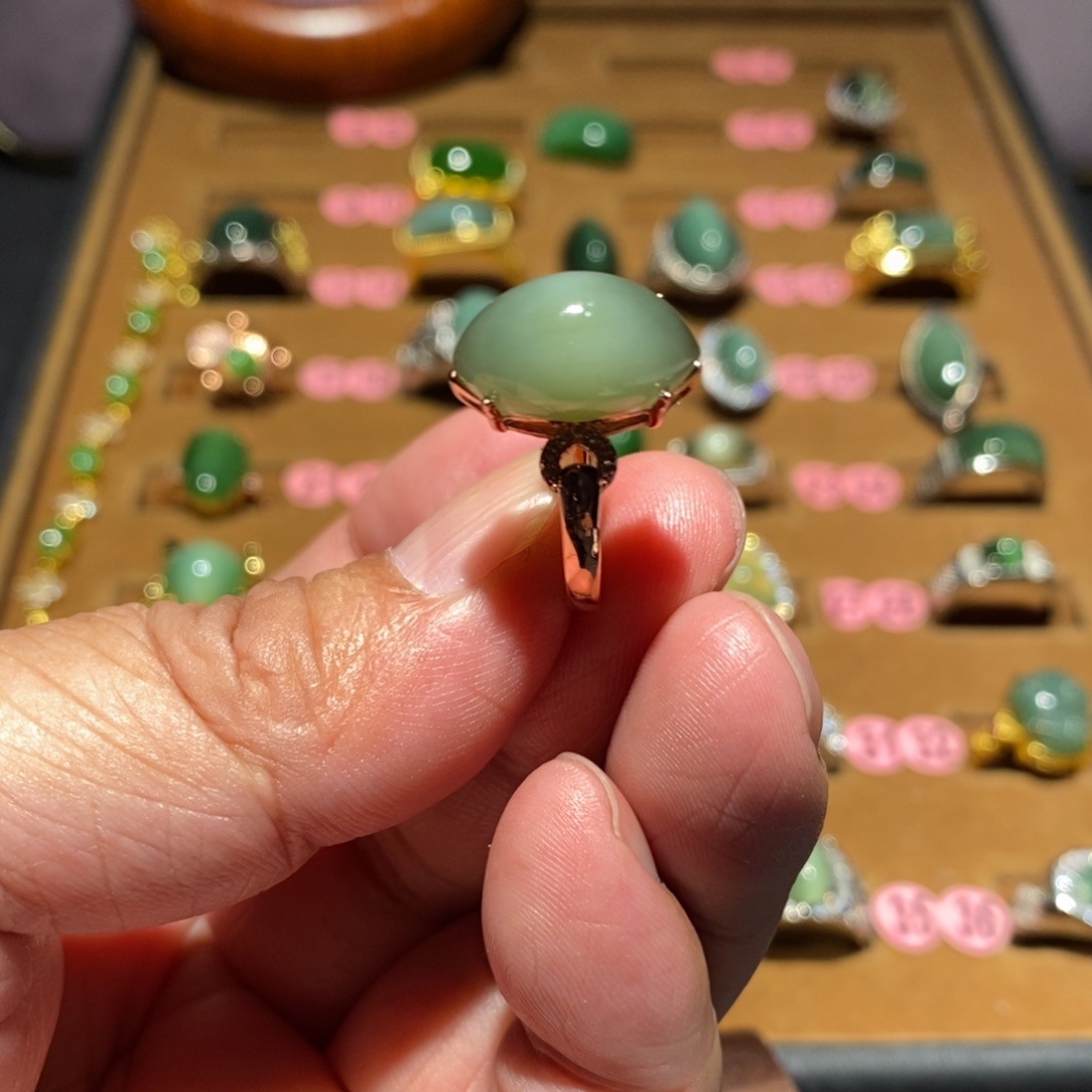 和田玉未镶嵌戒指