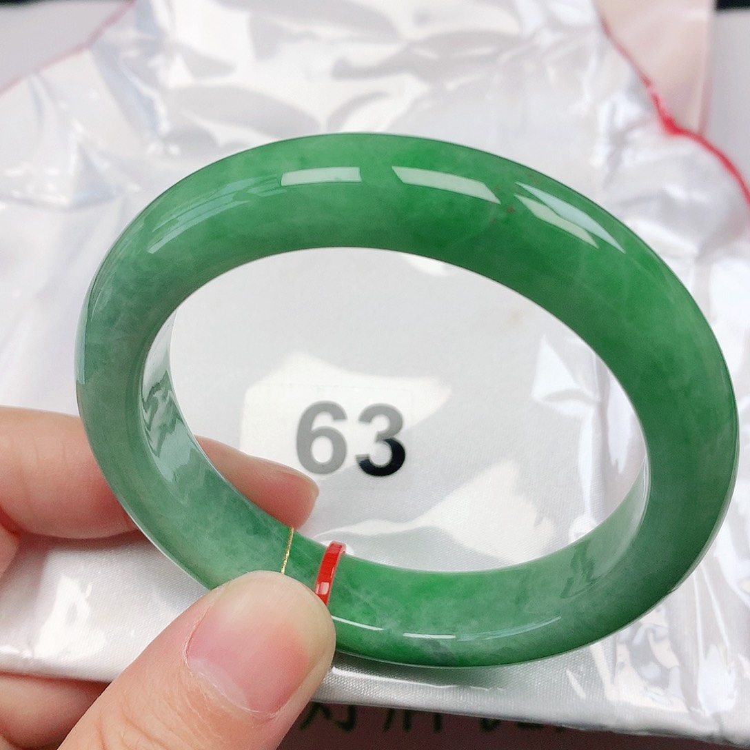 翡翠手镯未镶嵌抖音63
