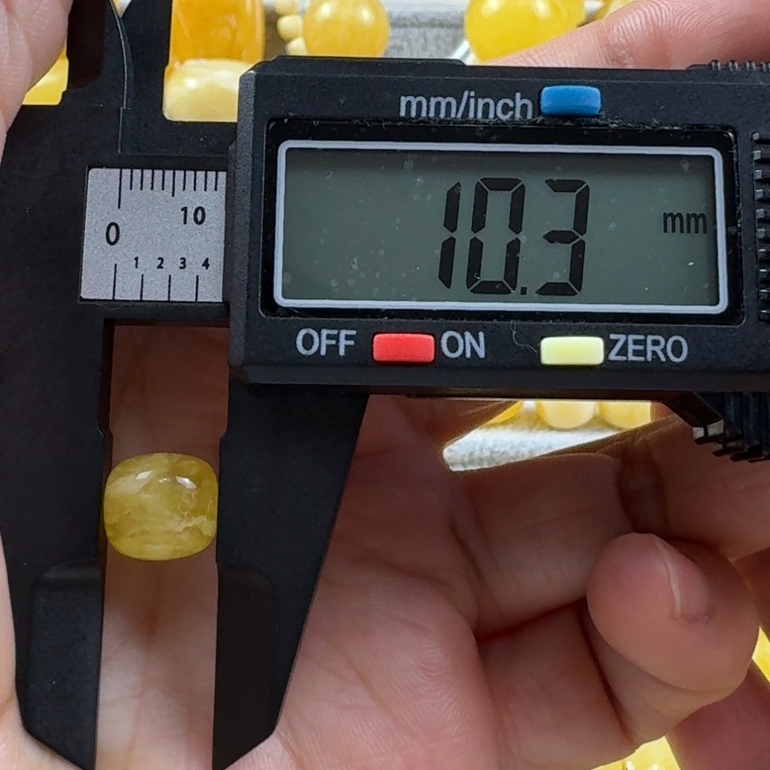 蜜蜡未镶嵌裸石30杂