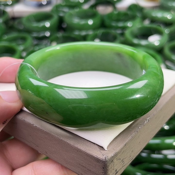 未镶嵌手镯和田玉（碧玉）