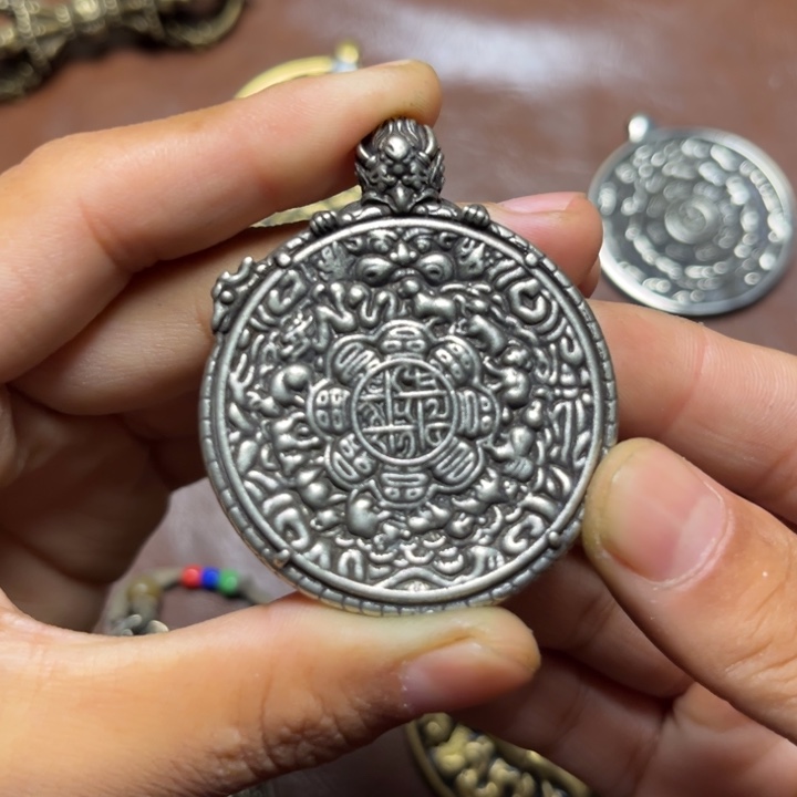 琉璃颈饰喜欢的朋友