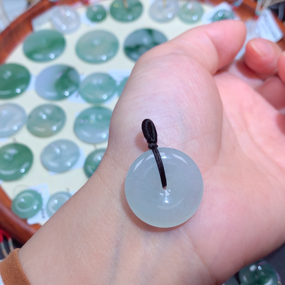 翡翠未镶嵌颈饰翡翠吊坠42