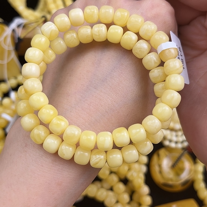 琥珀未镶嵌颈饰琥珀