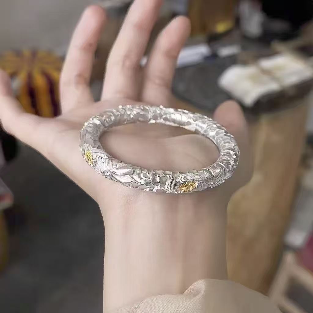 999.9银圆棍篆刻描金牡丹闭口镯