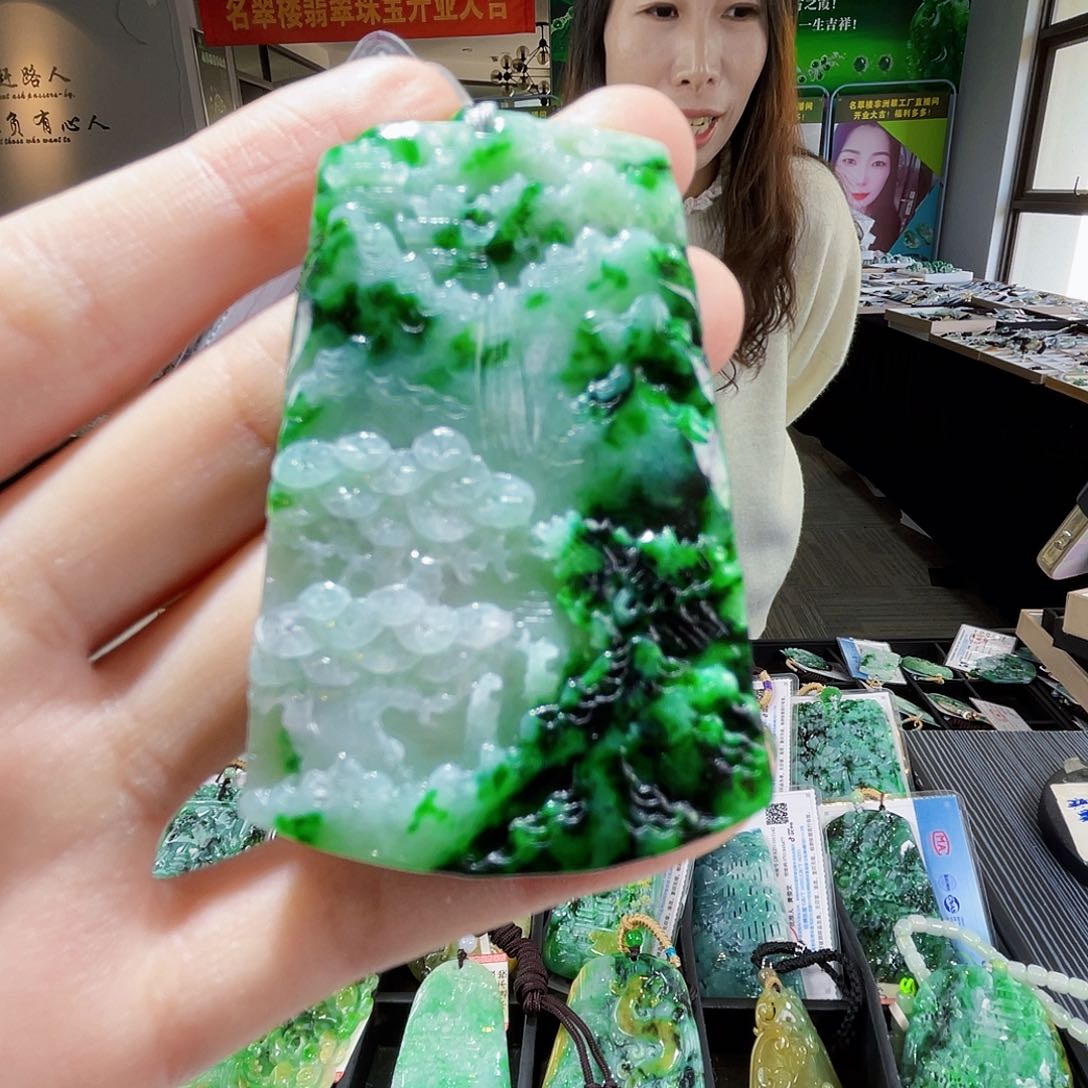 颈饰未镶嵌翡翠翡翠