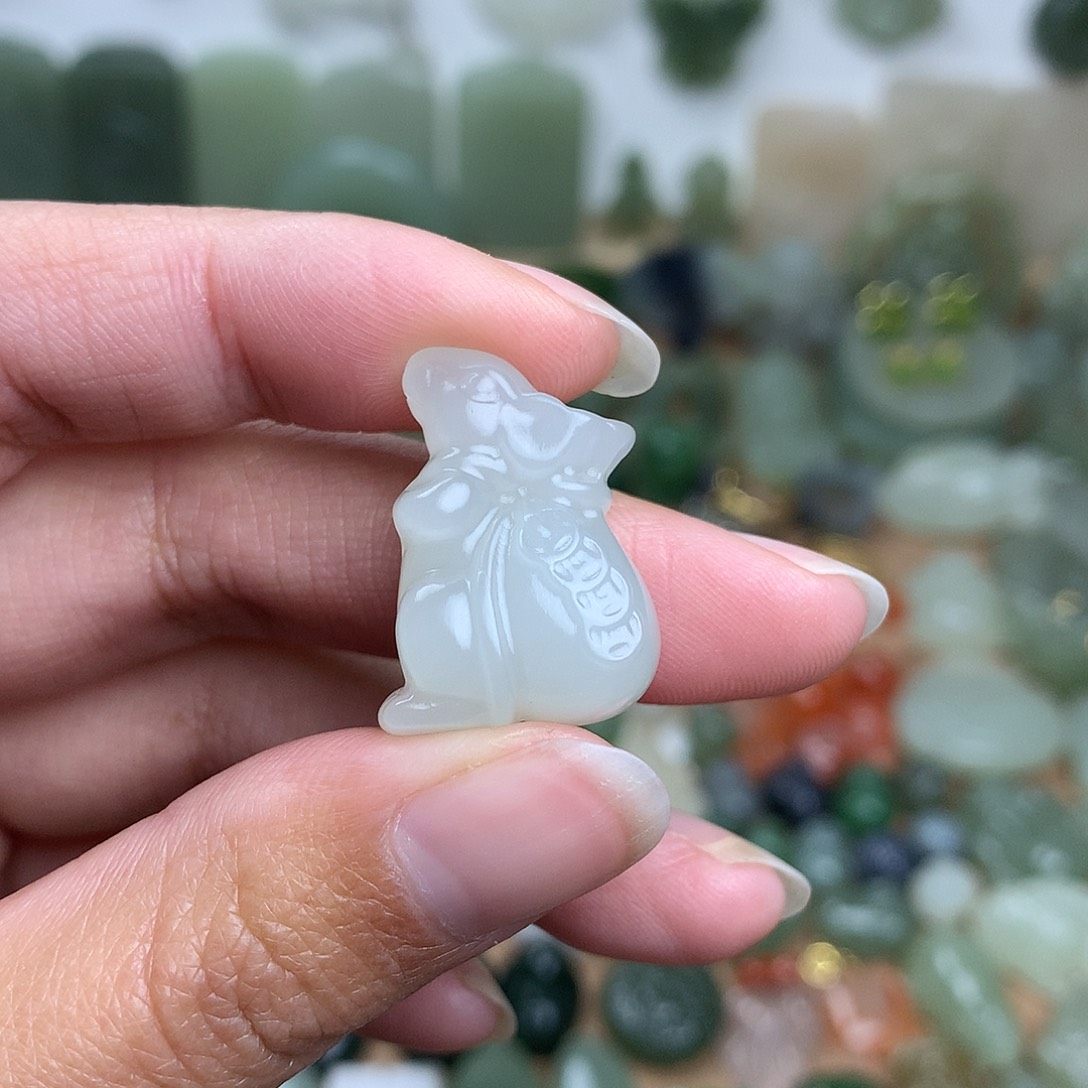 和田玉吊坠未镶嵌