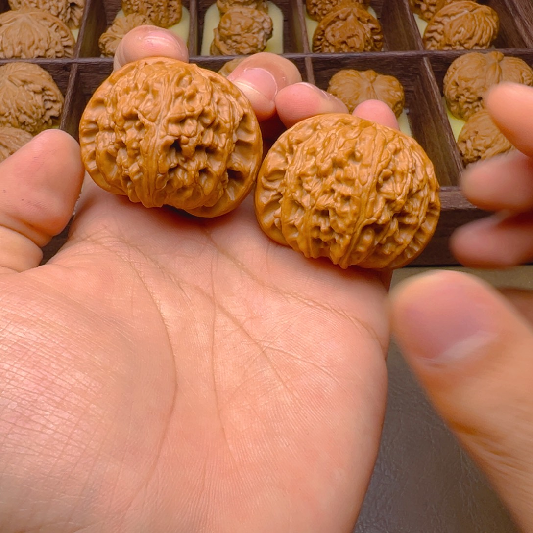 把件文玩核桃球白，尖微修