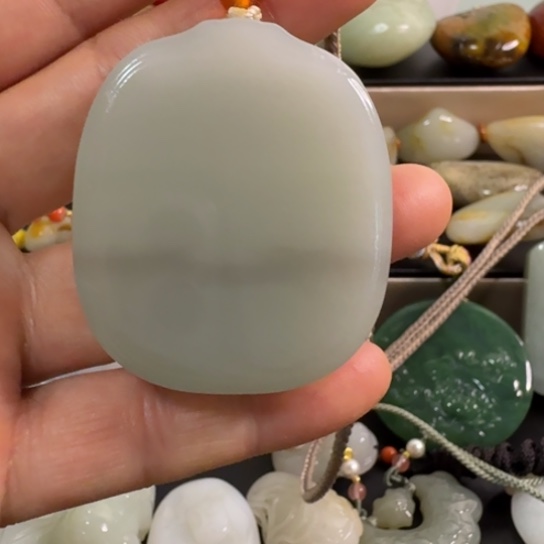 和田玉（糖玉）未镶嵌颈饰