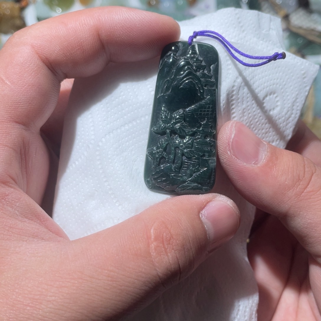 翡翠颈饰未镶嵌天然