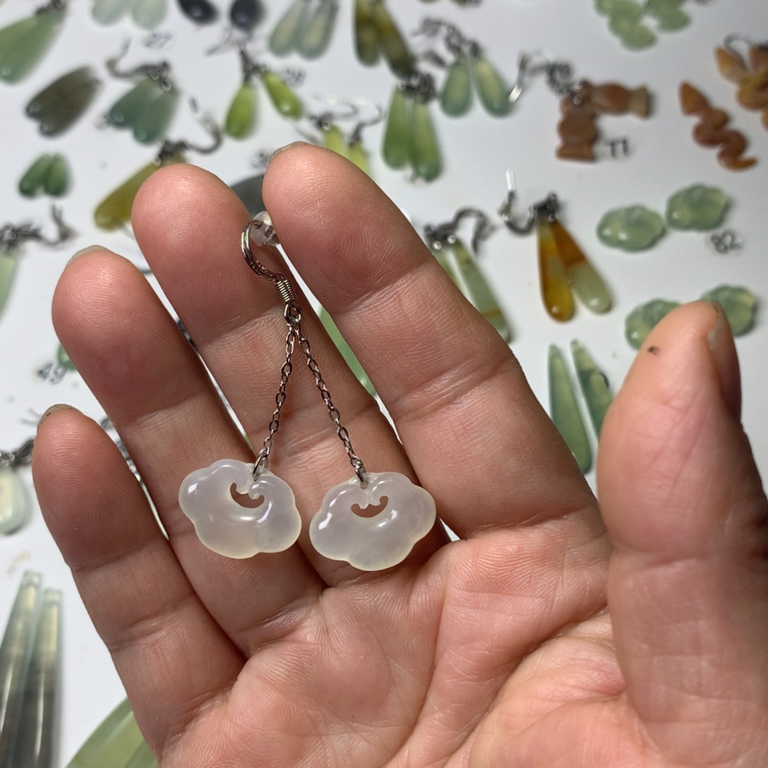 蛇纹石玉耳饰未镶嵌