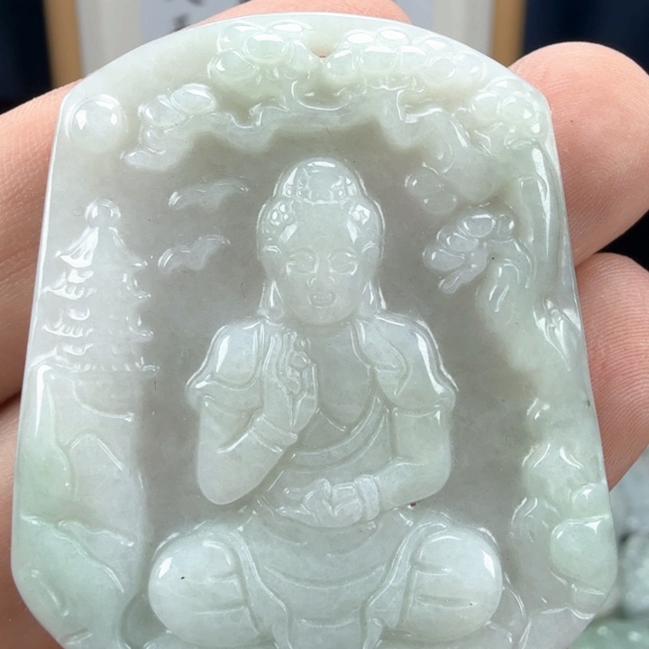 翡翠挂件未镶嵌翡翠