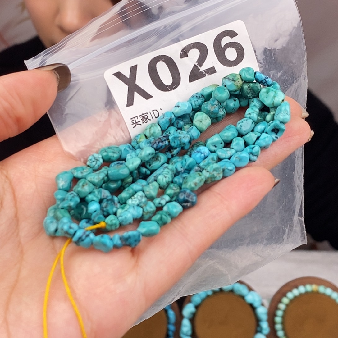 绿松石未镶嵌原矿