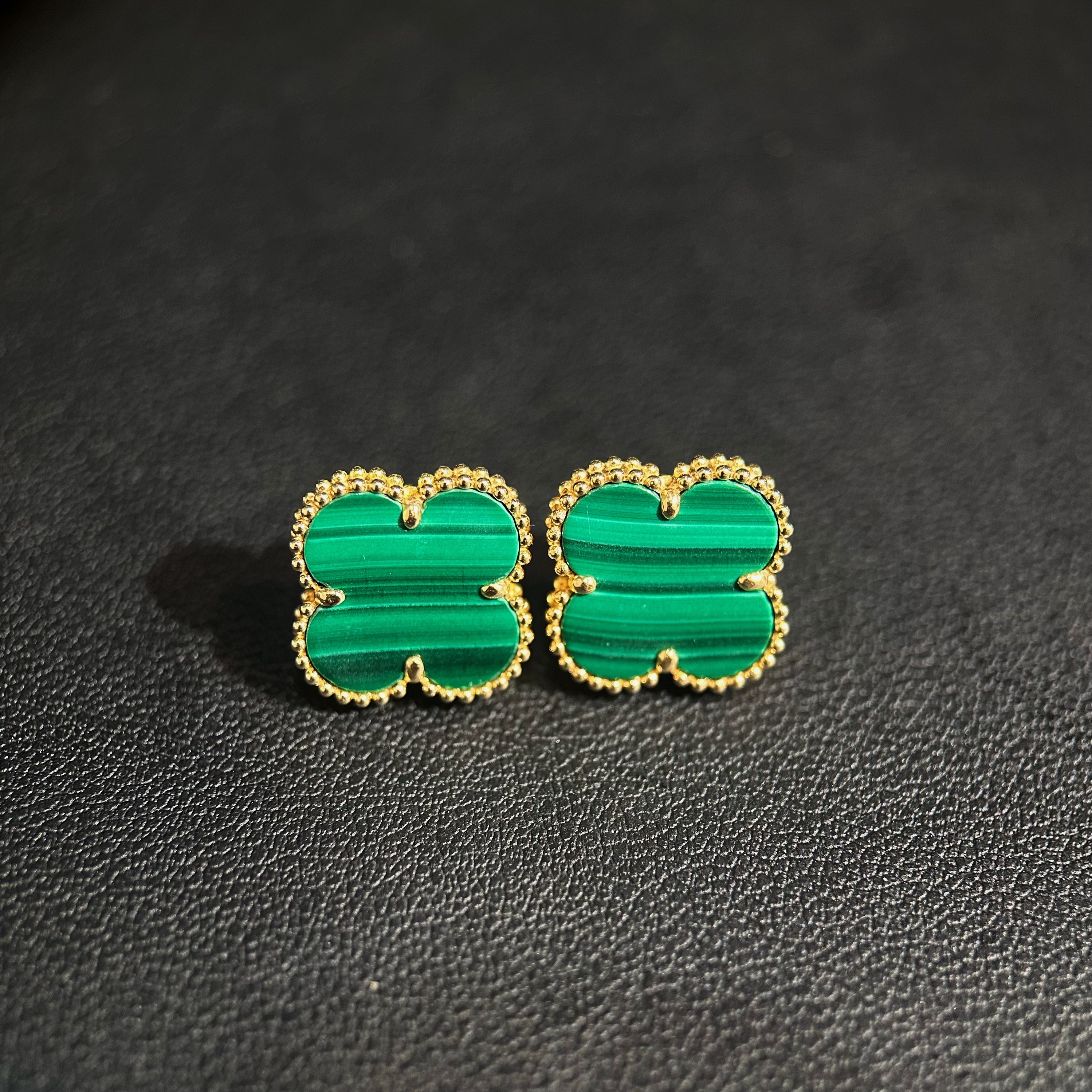 18k金 15mm孔雀石小草耳钉 浅金高级别致精致百搭轻奢风绿色耳钉