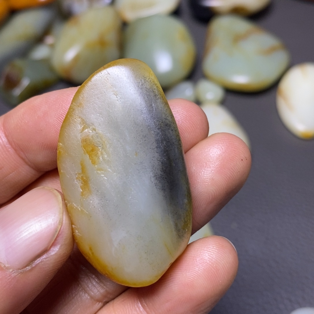 和田玉（糖玉）未镶嵌挂件