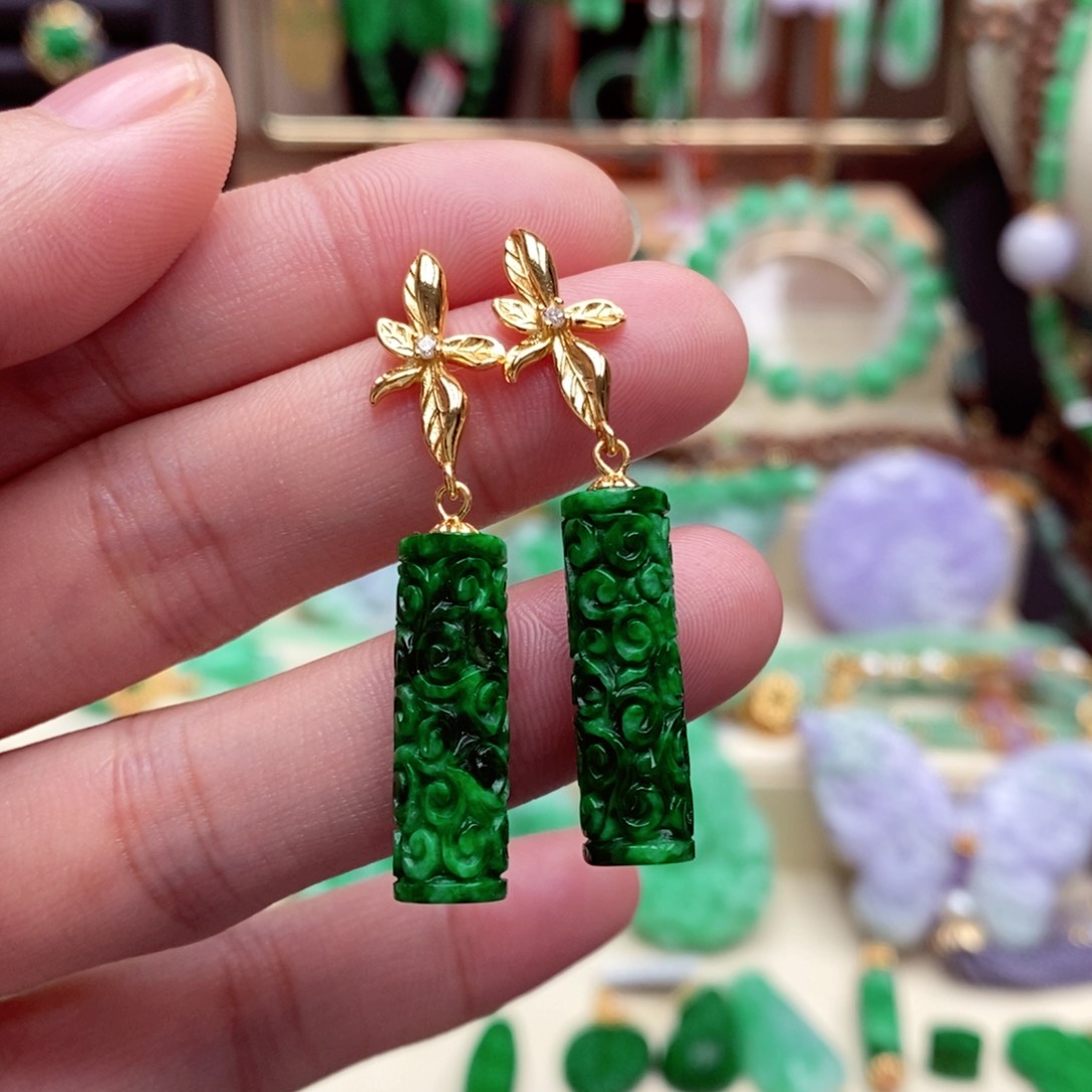 未镶嵌翡翠耳饰翡翠耳饰