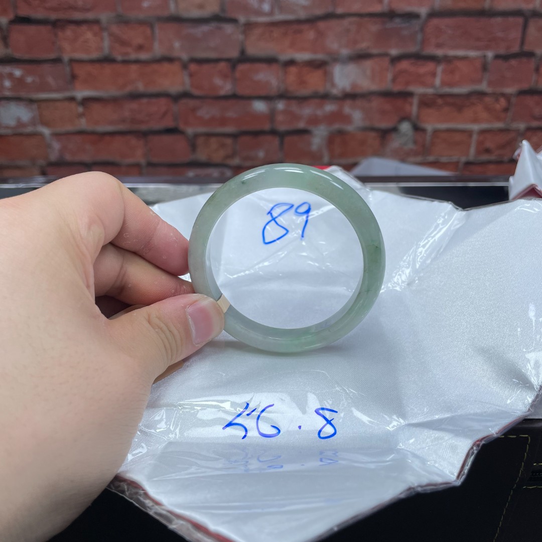 毛货手镯需精细抛光/89