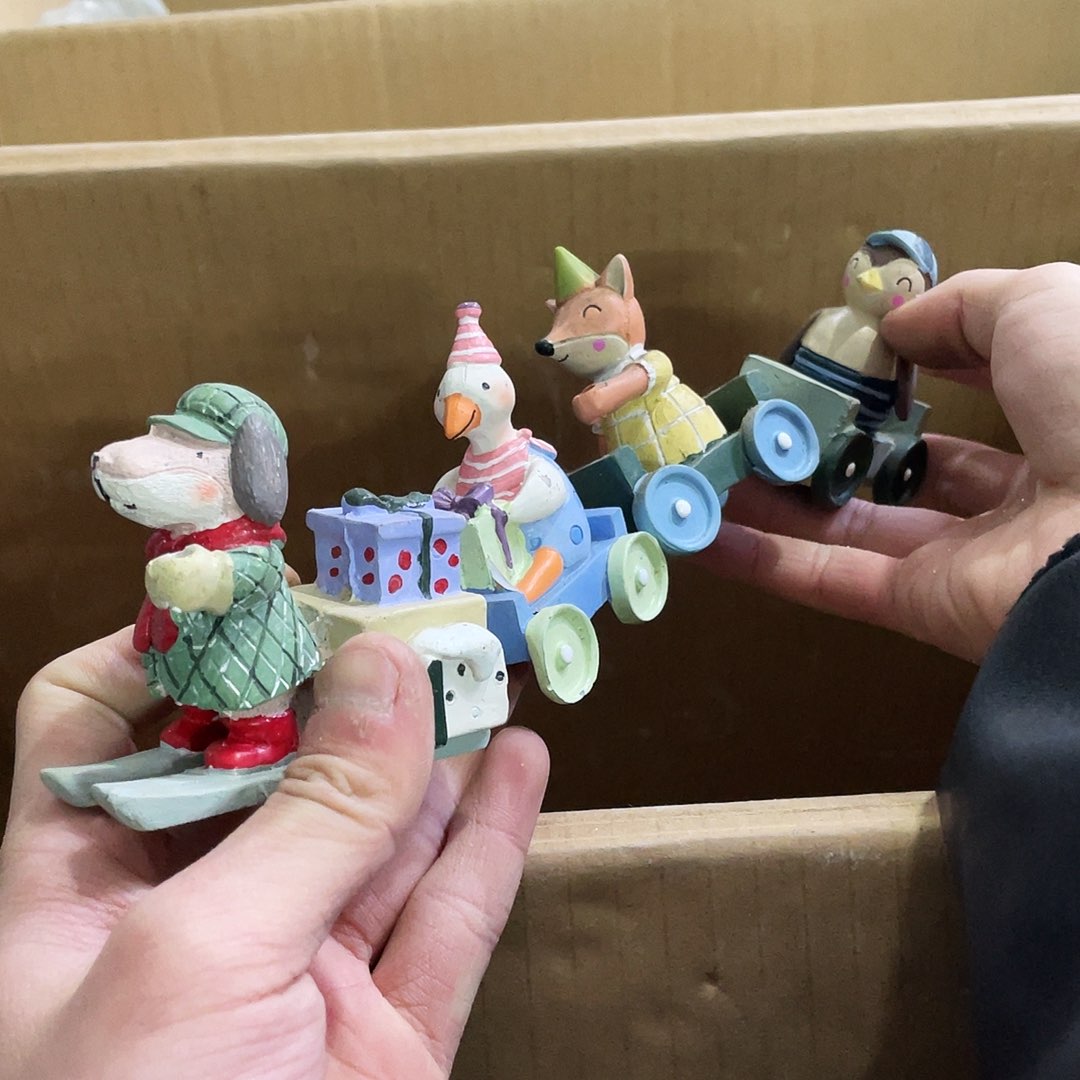 摆件     微瑕。