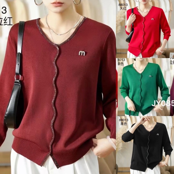 8013新年款高品质钻领洋气美衫