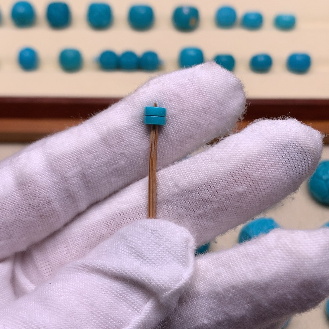 绿松石未镶嵌天然原矿绿松石直切4.6