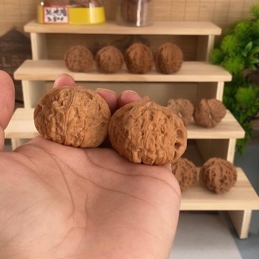 文玩核桃吊坠肚47，边45南瓜墩，全品