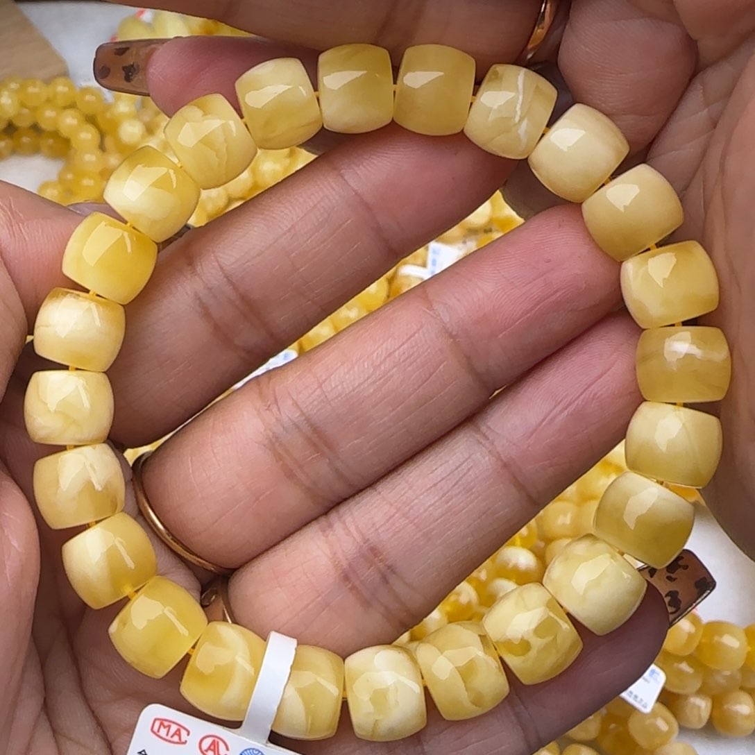 蜜蜡手链未镶嵌金白妖花直切手串