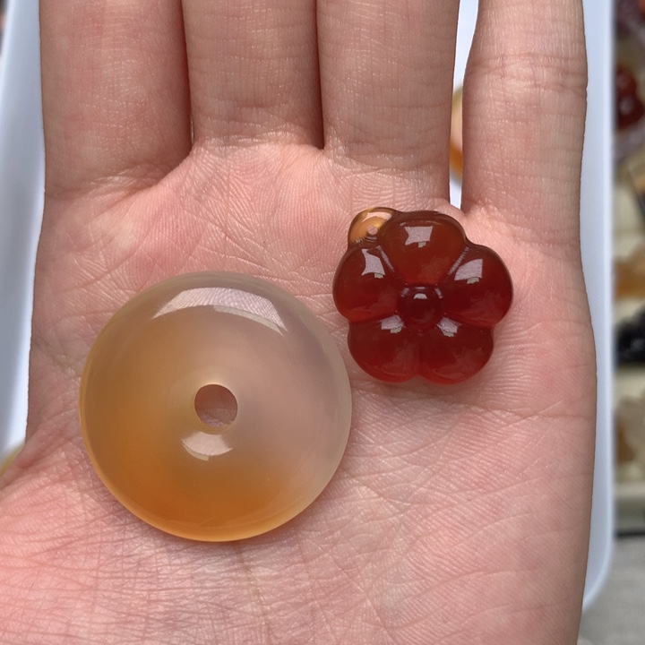 玛瑙/玉髓未镶嵌玛瑙平安扣加有钱花