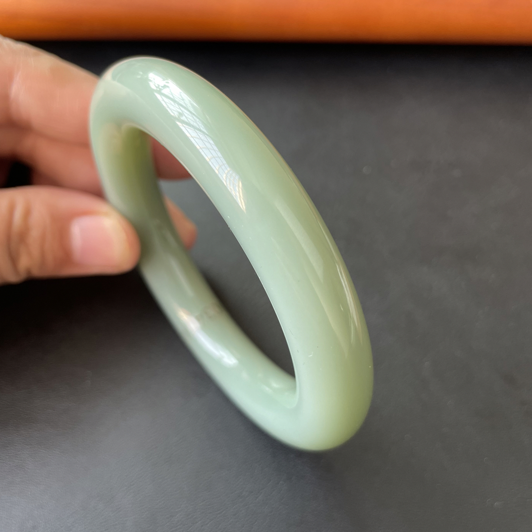 和田玉碧玉粉青大胖圆58.6 12.5 12.5 83.2克