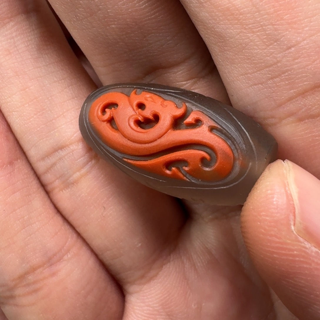南红玛瑙黑冻雕刻仿古龙勒子15.2✖️28.6m未镶嵌