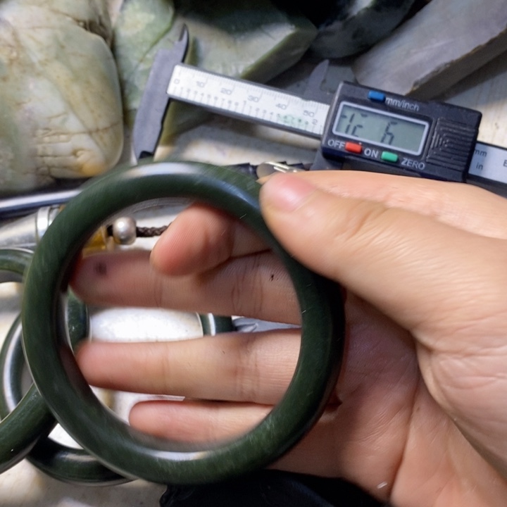 透闪石质玉珠宝半成品未镶嵌