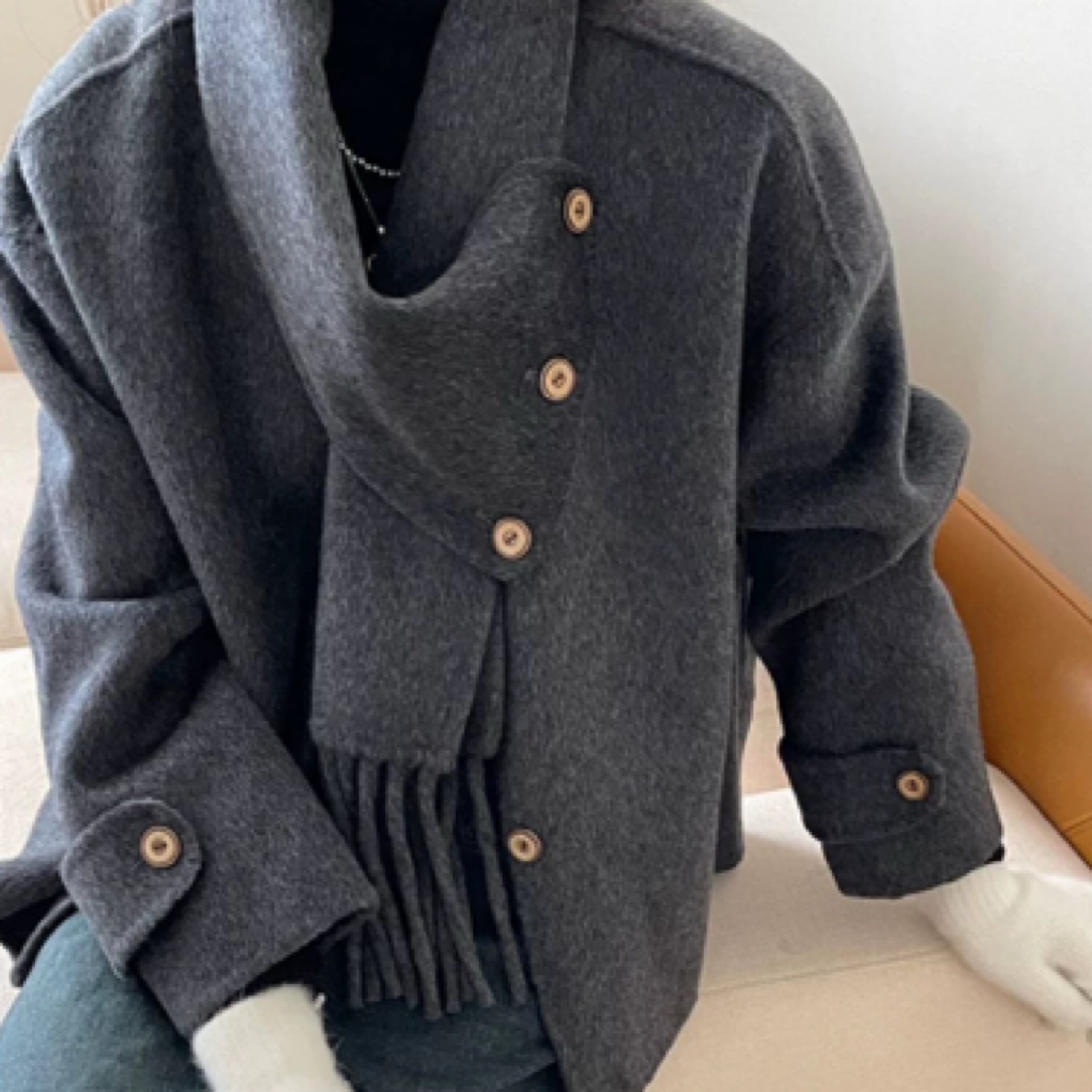 【猫本家】灰黑色短款围巾毛呢外套