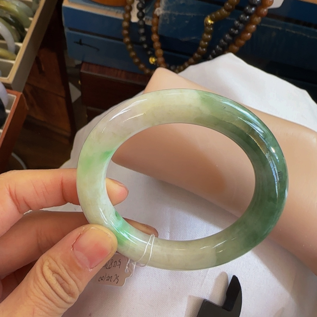 翡翠手镯未镶嵌老坑52.2圈