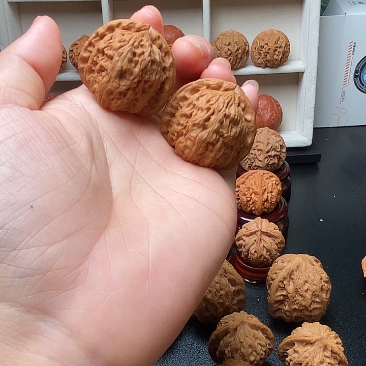 大***。吊坠文玩核桃白狮