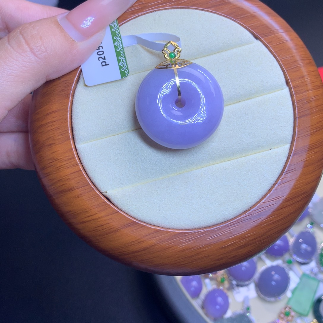 颈饰18K金镶嵌翡翠天然