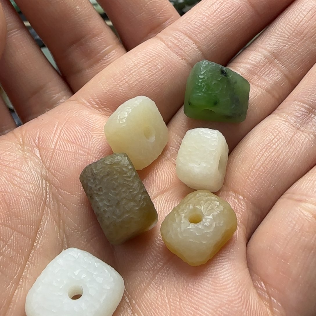 和田玉未镶嵌颈饰巧*力福利打包价