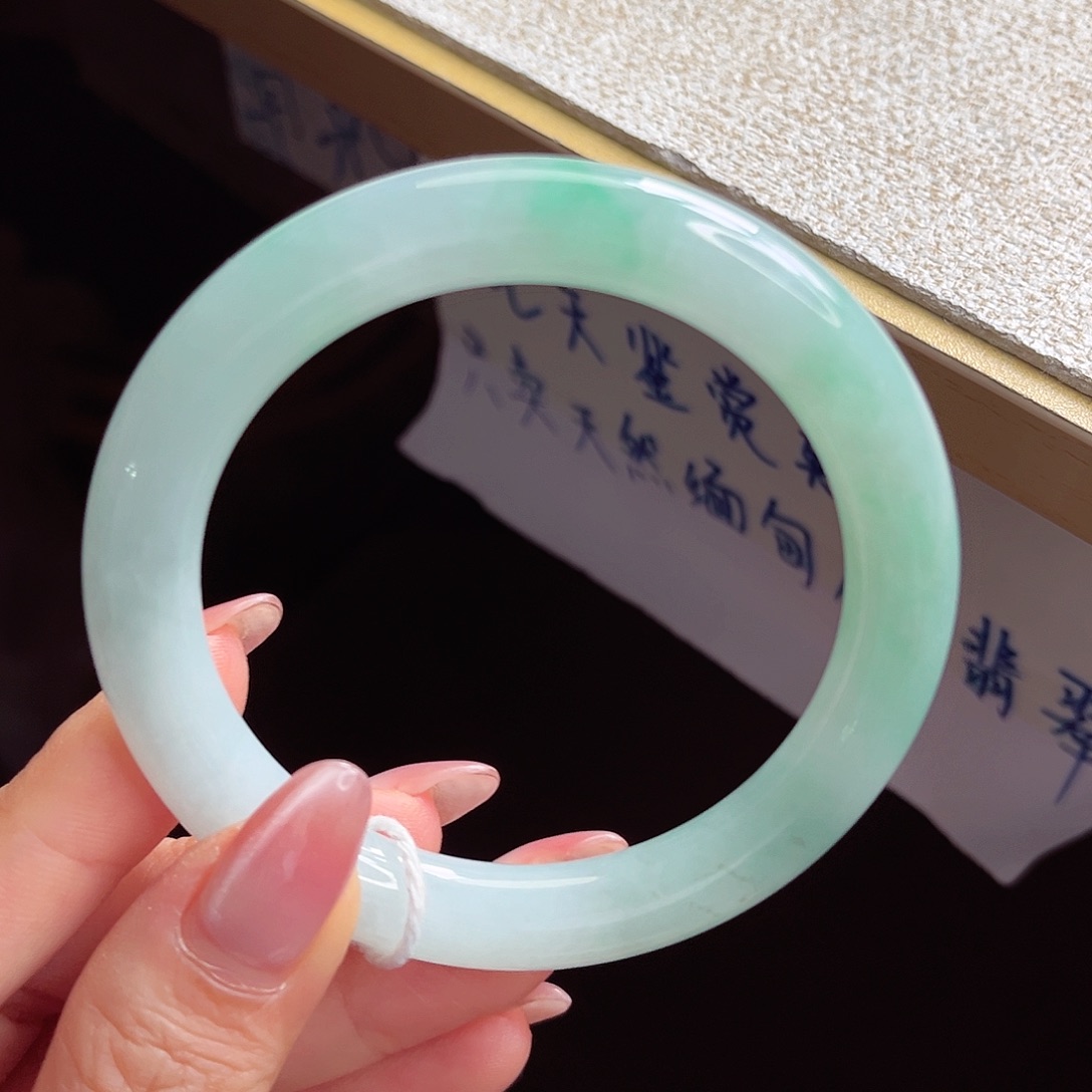 翡翠未镶嵌手镯手镯